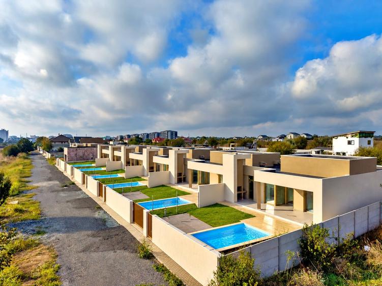 Casă cu 4 camere cu Piscina în Agigea