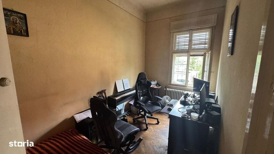 Apartament cu 4 camere în Sub Arini