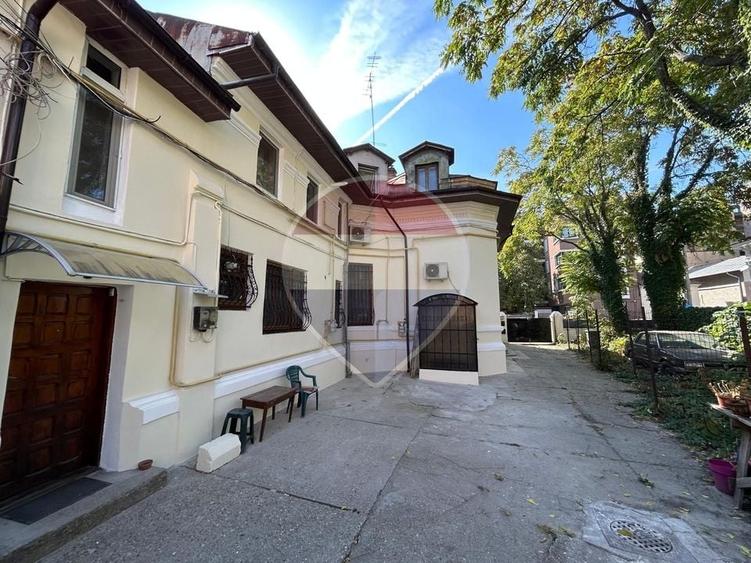 Casă individuală cu 4 camere cu Teren 126 Mp în Cișmigiu