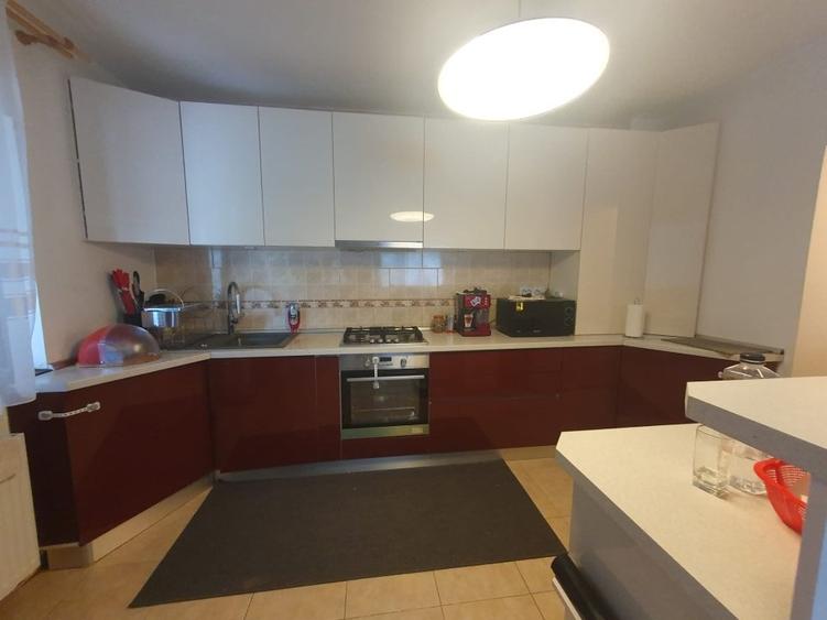 Casă individuală cu 5 camere cu Teren 300 Mp în Chiajna