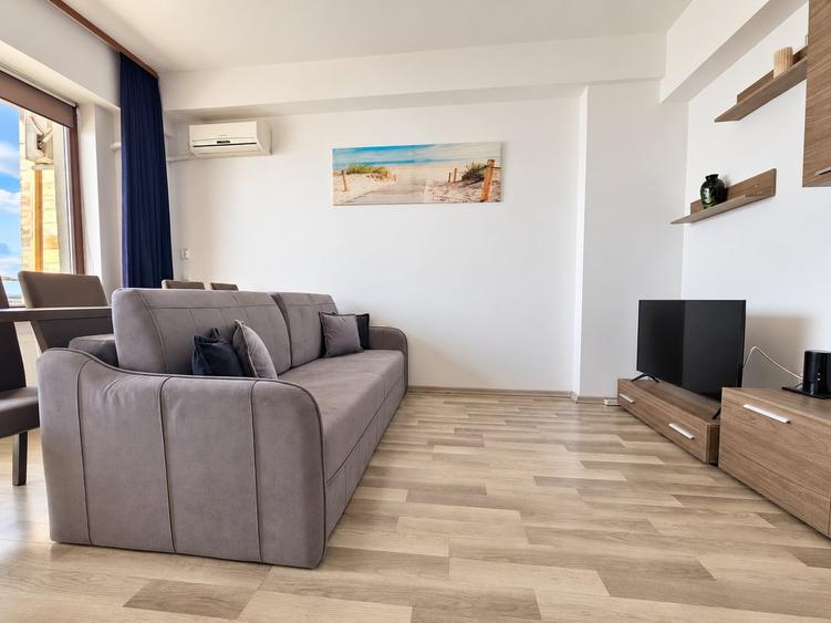 Apartament cu 2 camere semidecomandat, mobilat în Nord