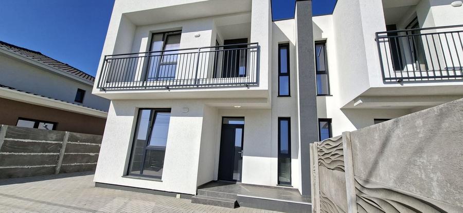 Duplex cu 5 camere cu Canalizare în Dumbrăvița