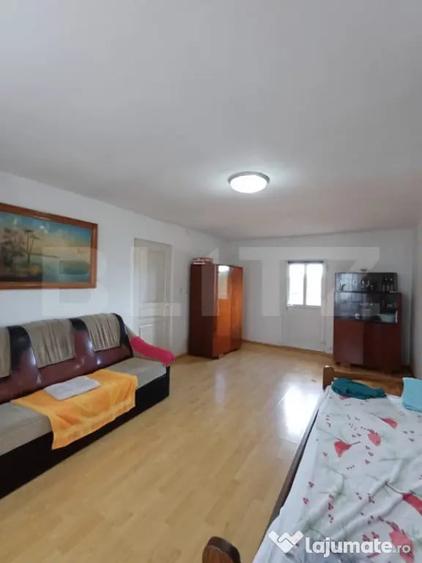 Casă cu 2 camere cu Teren 3289 Mp în Luna