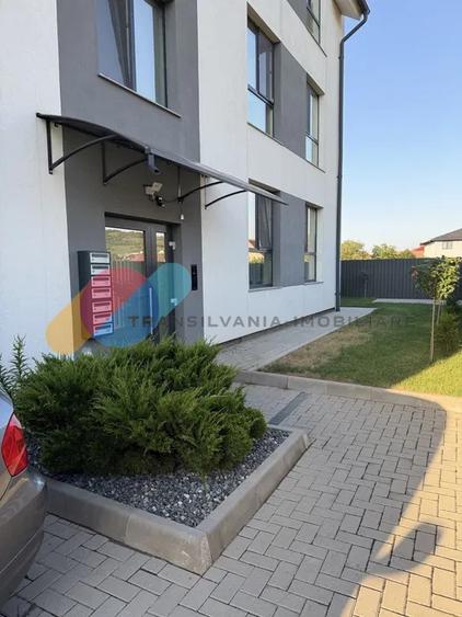 Apartament cu 3 camere decomandat în Sânnicoară