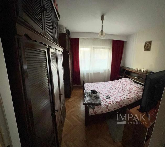 Apartament cu 4 camere decomandat în Florești