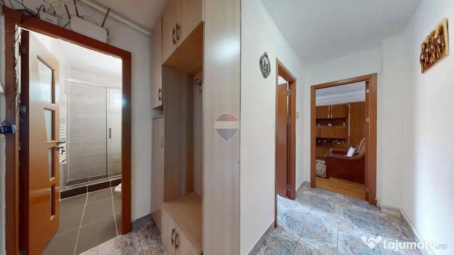 Apartament cu 2 camere decomandat în Noua
