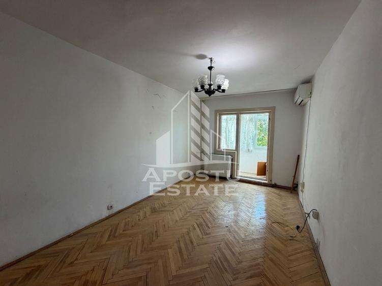 Apartament cu 2 camere decomandat în Lipovei