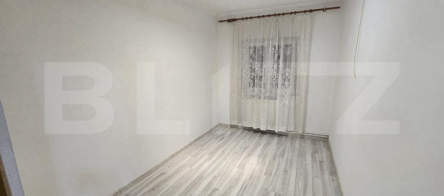 Apartament cu 3 camere decomandat, mobilat în Micro 17