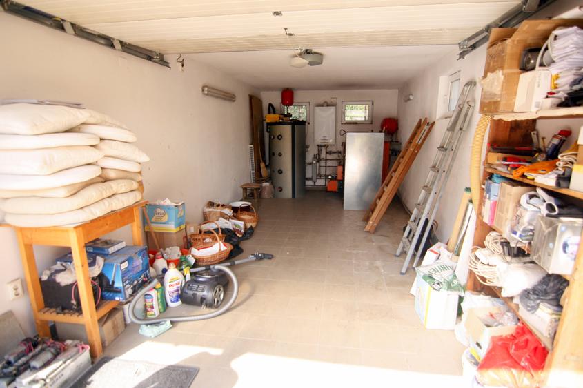 Casă individuală cu 5 camere cu Canalizare în Ultracentral