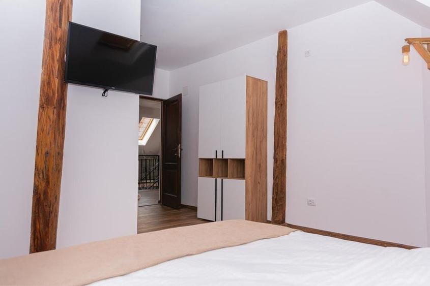 Apartament cu 3 camere decomandat în Ultracentral
