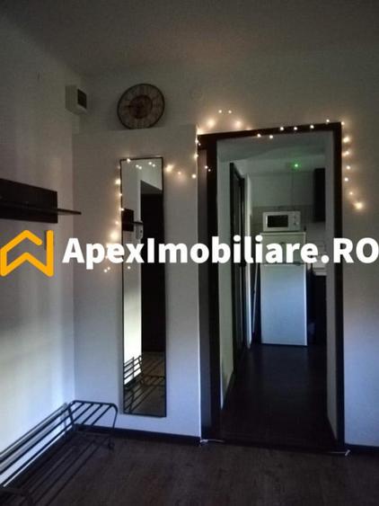 Garsonieră în P-ța Romană