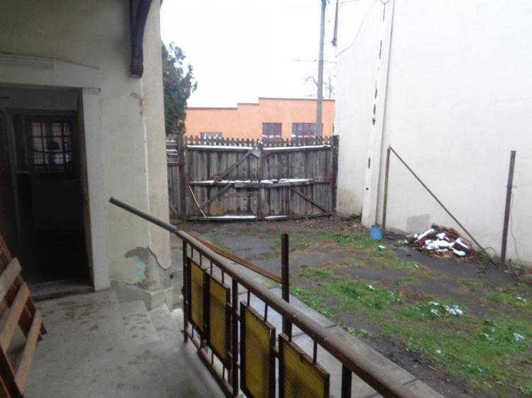 Casă cu 7 camere cu Canalizare în Semicentral