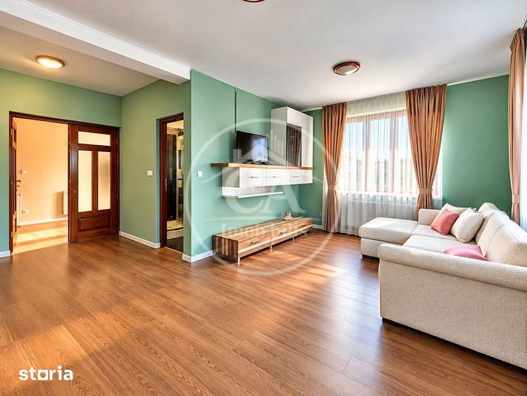 Apartament cu 5 camere decomandat în Sânmartin