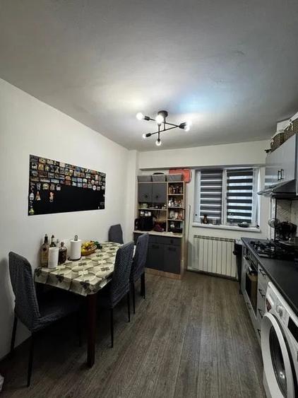 Apartament cu 3 camere decomandat, mobilat în Panduri