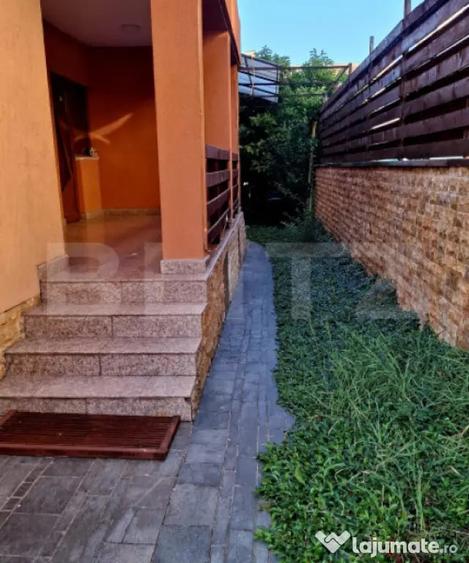 Casă cu 7 camere cu Teren 500 Mp în Bună Ziua