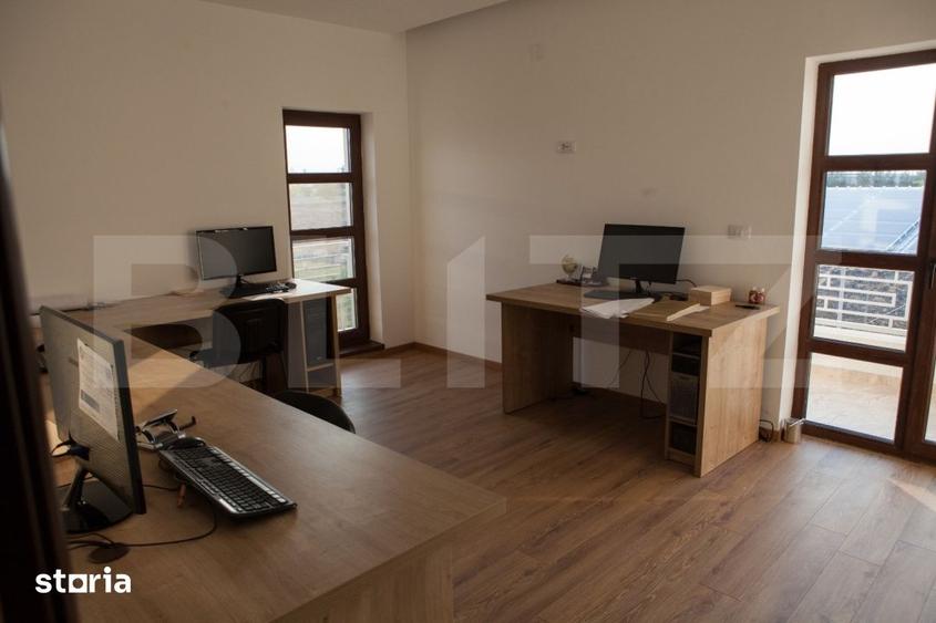 Casă cu 5 camere decomandat cu Teren 1000 Mp în Ulmi