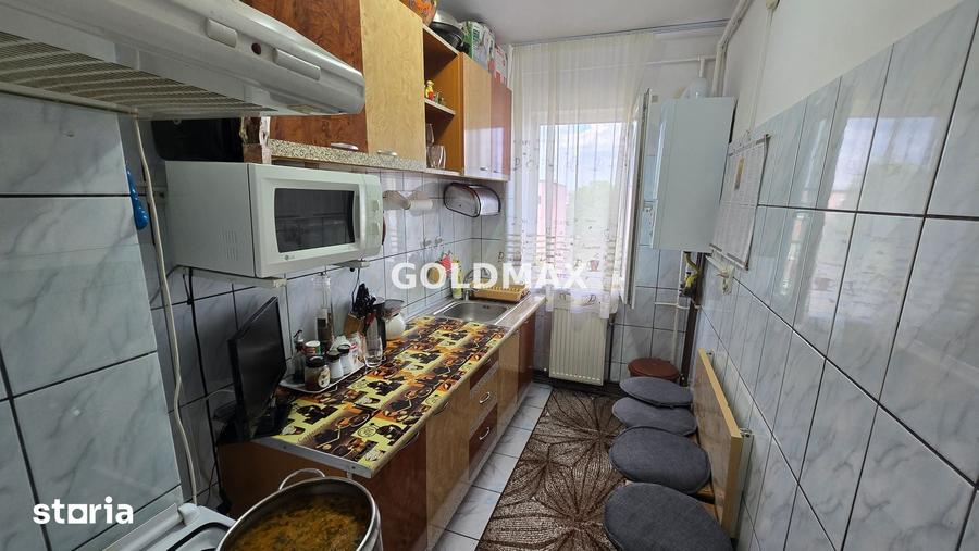Apartament cu 3 camere semidecomandat în Trivale