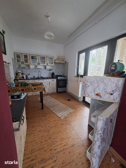Casă cu 4 camere cu Teren 800 Mp în Stâlpeni