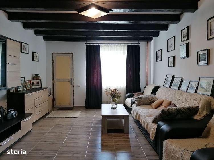 Casă cu 4 camere în Luna