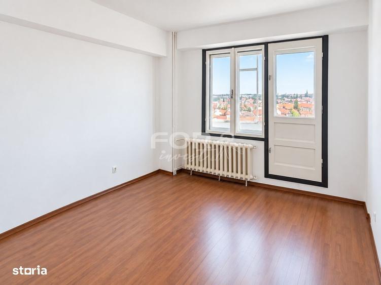 Apartament cu 4 camere decomandat în Cantemir