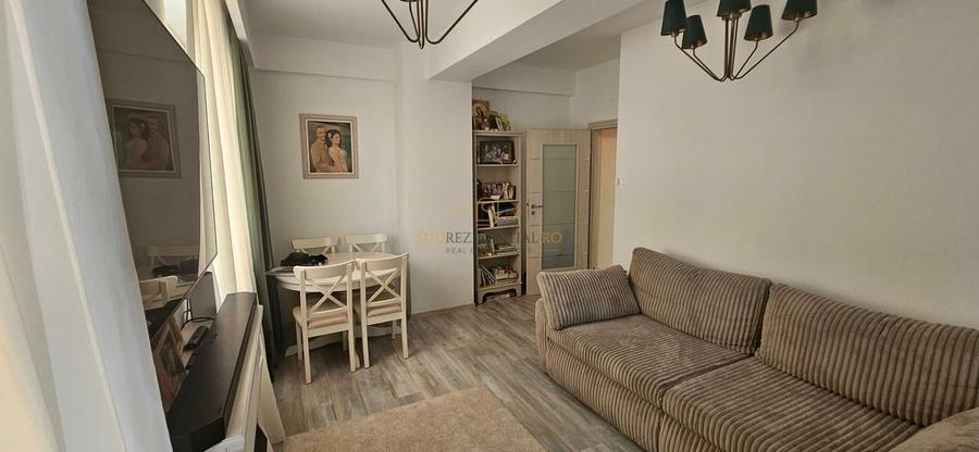 Apartament cu 2 camere decomandat, mobilat în Central