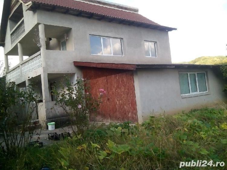 Casă cu 4 camere cu Teren 1000 Mp în Vulcan