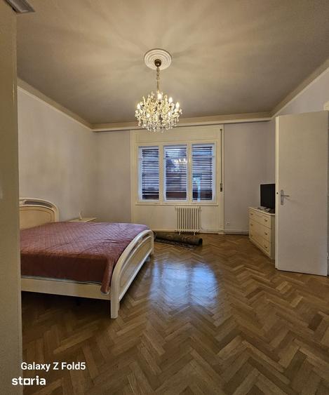 Casă cu 4 camere cu Teren 350 Mp în Ultracentral