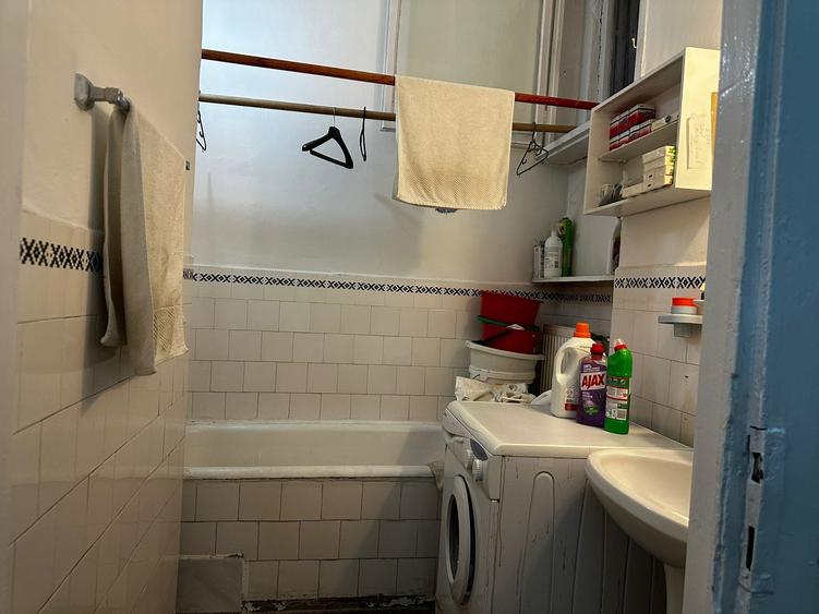 Apartament cu 4 camere semidecomandat în Ultracentral