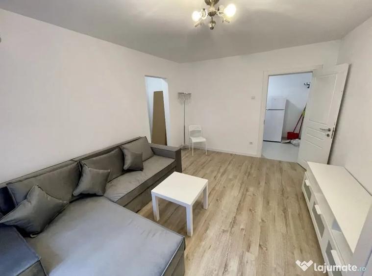 Apartament cu 2 camere decomandat în Victoriei