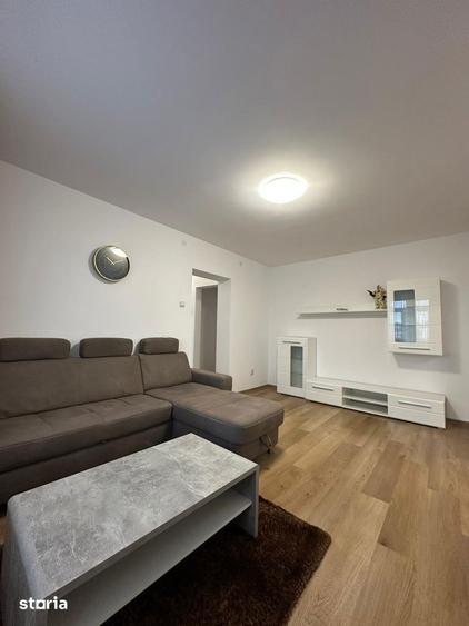 Apartament cu 3 camere, mobilat în Podu Roș