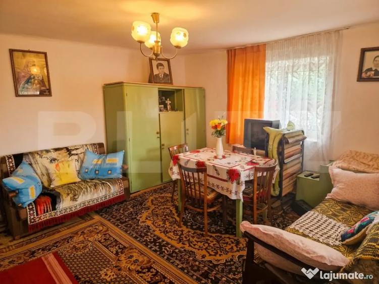 Casă cu 2 camere cu Teren 8290 Mp în Iclod