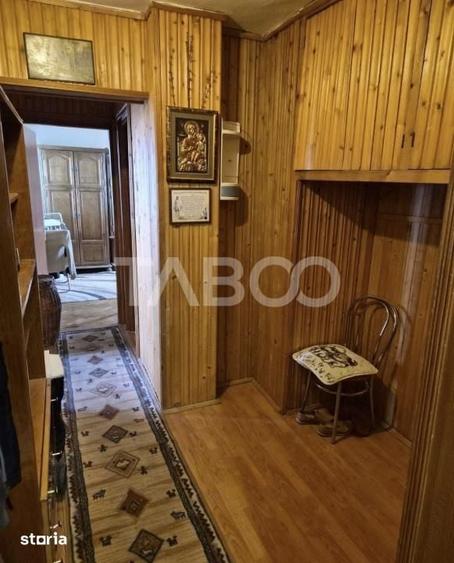 Apartament cu 3 camere decomandat în Plopilor