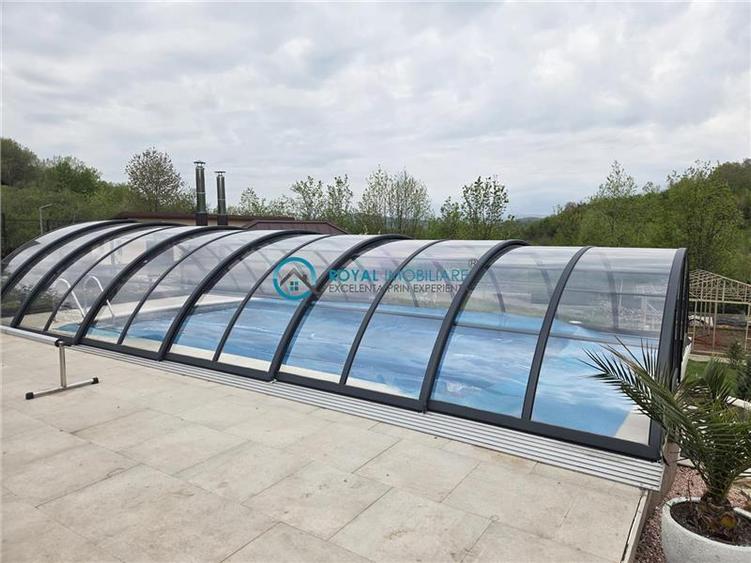 Casă individuală cu 7 camere cu Piscina în Exterior Vest