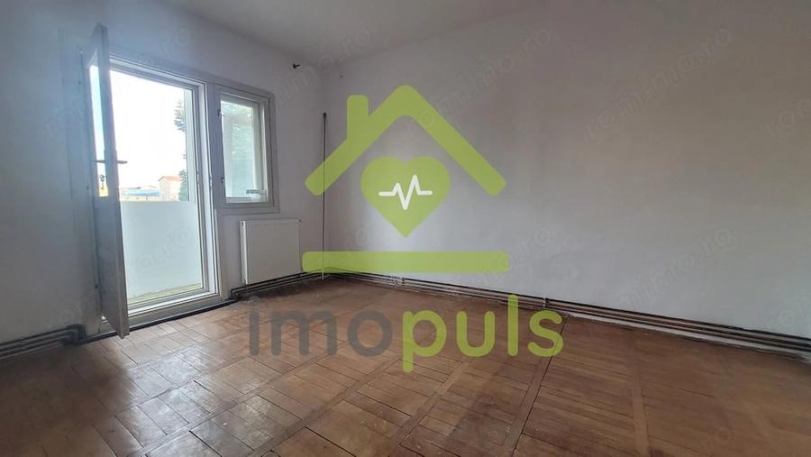 Apartament cu 3 camere semidecomandat în Dâmbovița