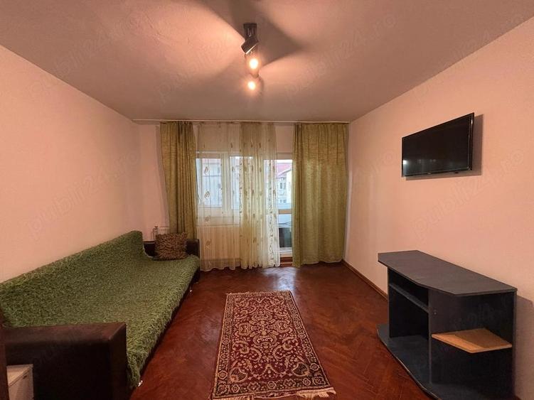 Apartament cu 2 camere decomandat în Girocului