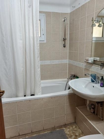 Apartament cu 4 camere circular, mobilat în Băneasa