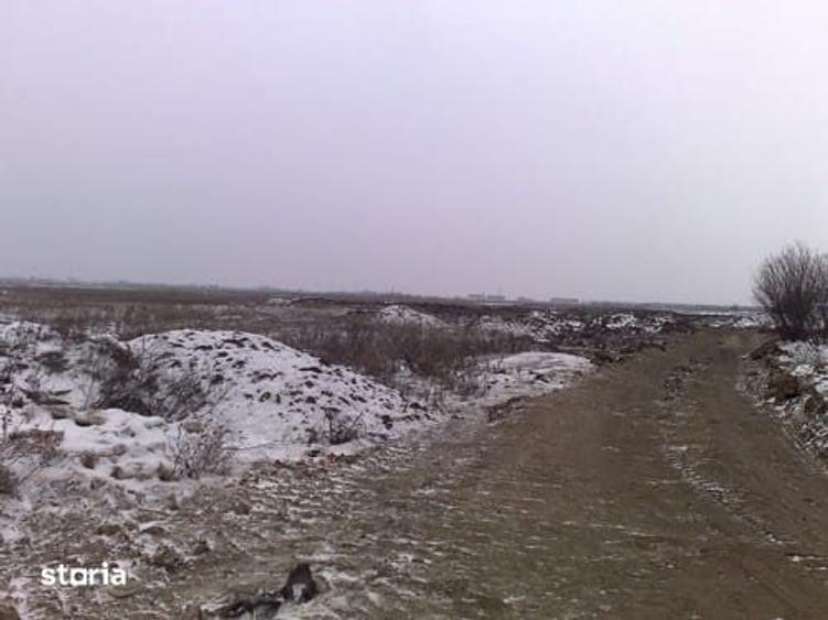 De vanzare acest teren de 17200 mp , strada Piscul Sadului, pret 110 E - 1