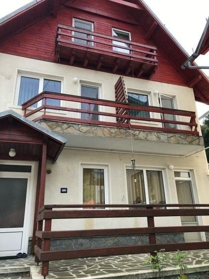 Casă individuală cu 8 camere cu Teren 260 Mp în Ultracentral