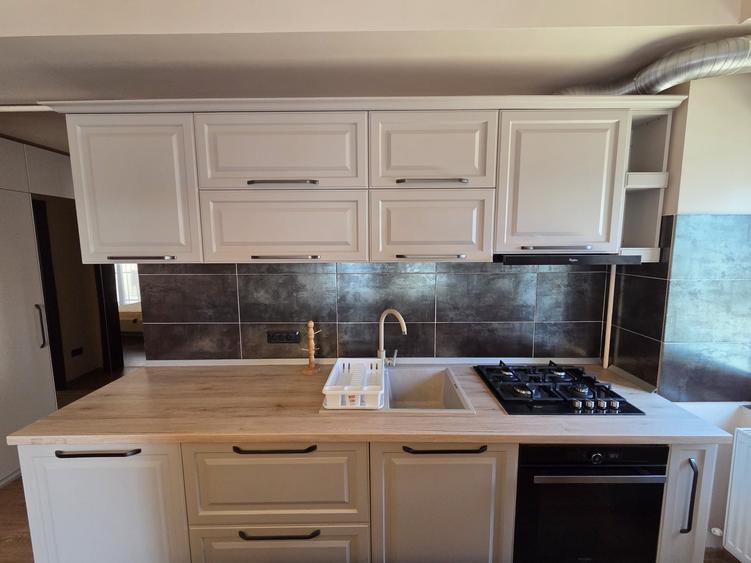 Apartament cu 2 camere semidecomandat, mobilat în Tomis Plus