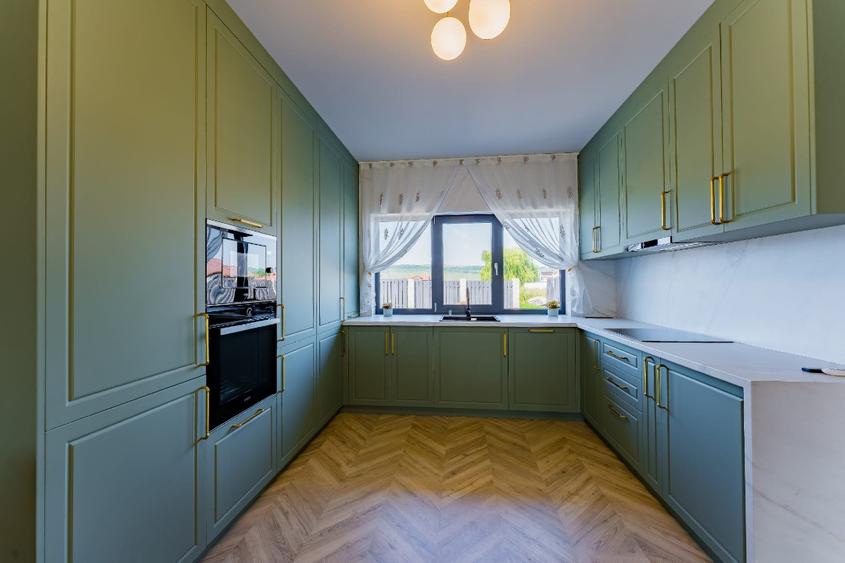 Duplex cu 5 camere cu Teren 630 Mp în Jucu