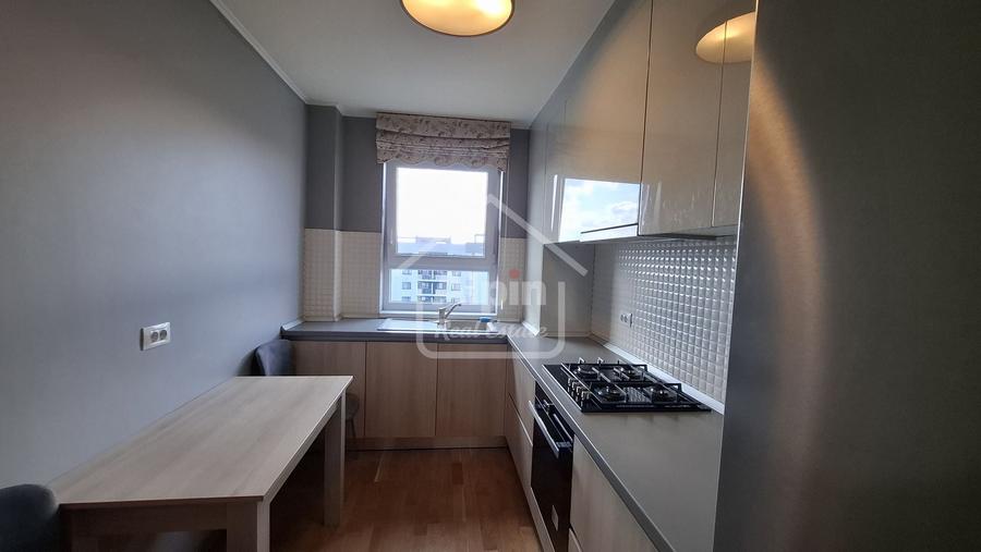 Apartament cu 2 camere decomandat în Tractorul