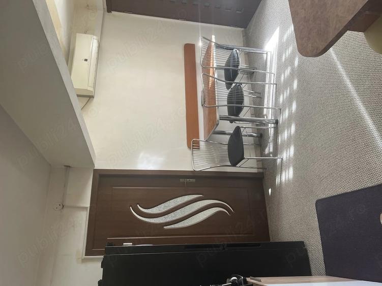 Apartament cu 3 camere semidecomandat în Gheorghe Lazăr