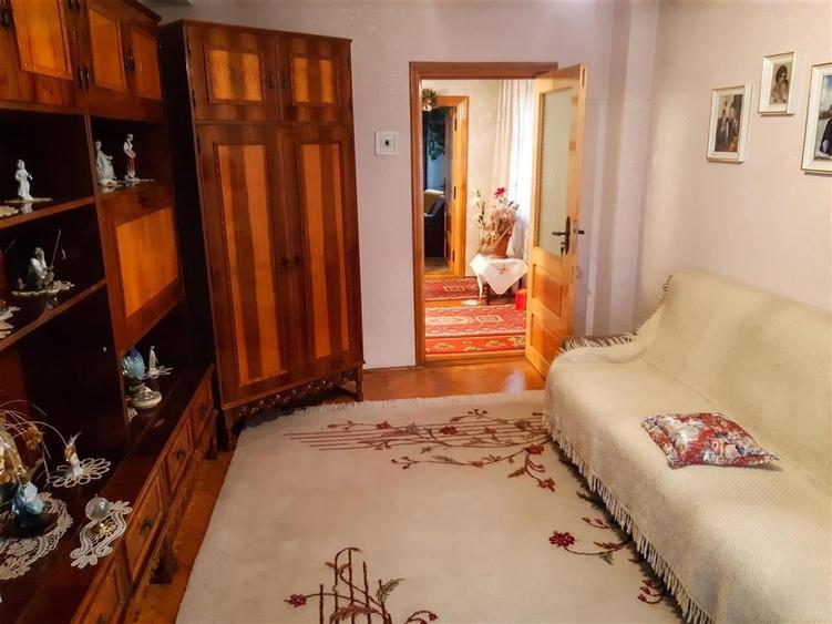 Casă individuală cu 7 camere cu Canalizare în Burdujeni