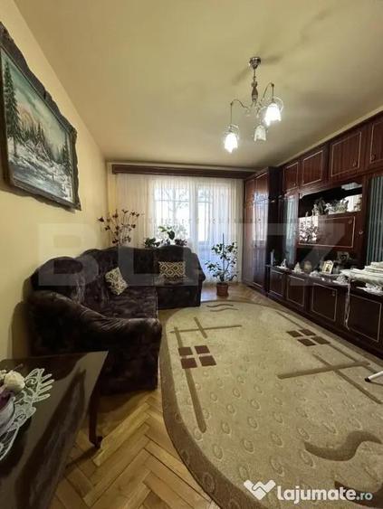 Apartament cu 3 camere decomandat în Tudor