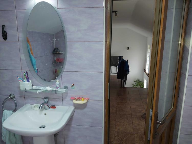 Casă cu 4 camere în Central