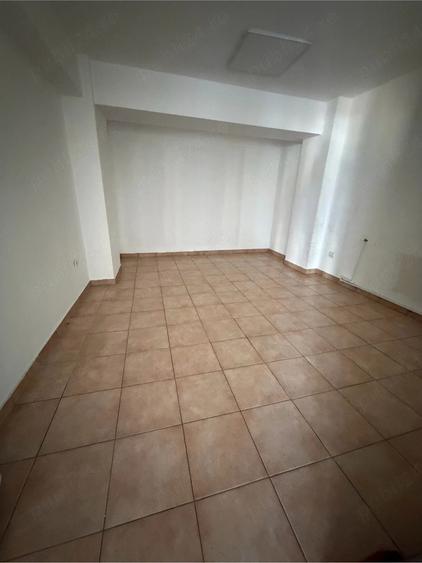 Spațiu comercial, de 72 mp, în Dallas