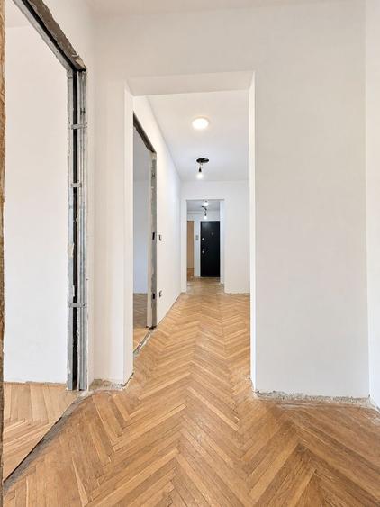 Apartament cu 3 camere decomandat în Lipovei