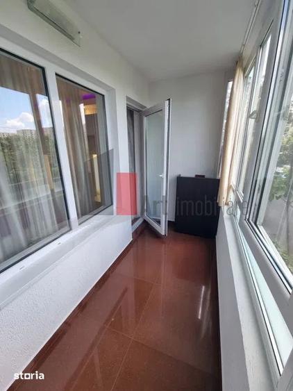 Apartament cu 3 camere decomandat în Drumul Taberei — fotografia 1