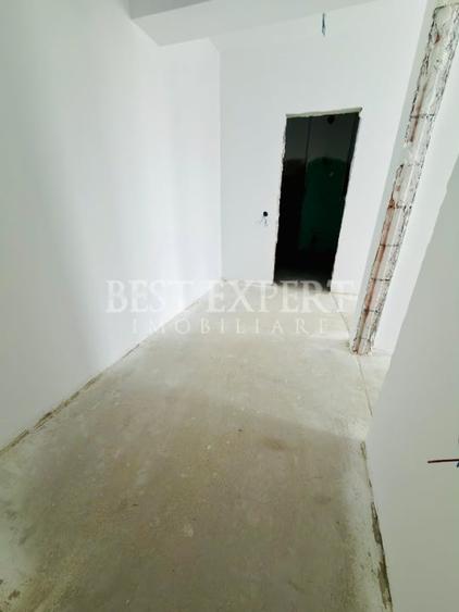 Apartament cu 4 camere decomandat în Theodor Pallady