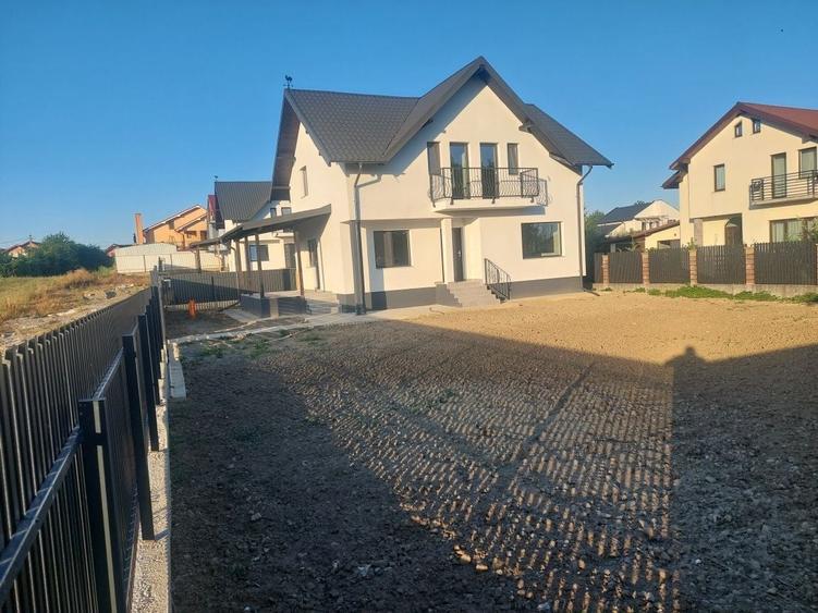 Casă cu 4 camere în Central